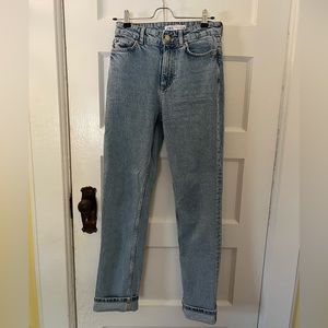 LAST CHANCE! Zara high-waisted 90s denim